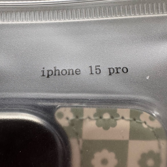 Walli Blooming Check purse Phone Case IPhone 15 Pro. Sealed in package. - Picture 3 of 5